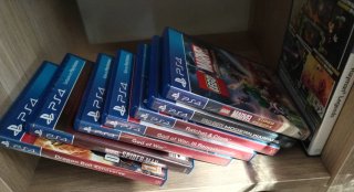 PS4 1 tb , 3 mandos y juegos