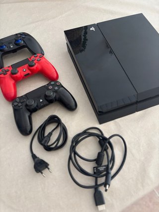Consola PlayStation 4 (PS4) con 3 mandos