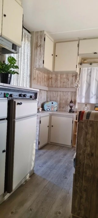 Caravana menos de 7,50K. Mide 4,70 X 2,10 cm
