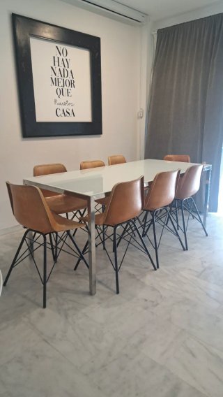 Set de 8 Sillas de Comedor de Piel