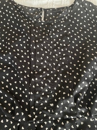 Mono corto Zara negro con corazones