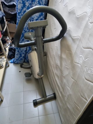 Bicicleta Estática Compacta