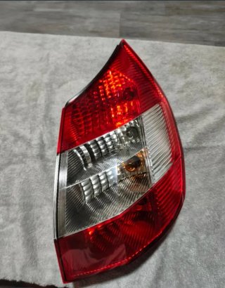 Piloto Trasero Derecho Renault Scenic II