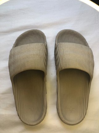 Chanclas adidas Beige