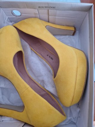 Zapatos de tacón amarillos con plataforma talla 37