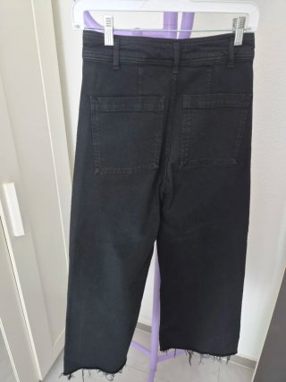 Pantalón vaquero negro