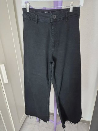 Pantalón vaquero negro