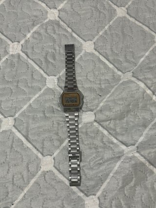 Reloj Casio Vintage Digital Plateado
