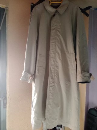 Gabardina de caballero beige
