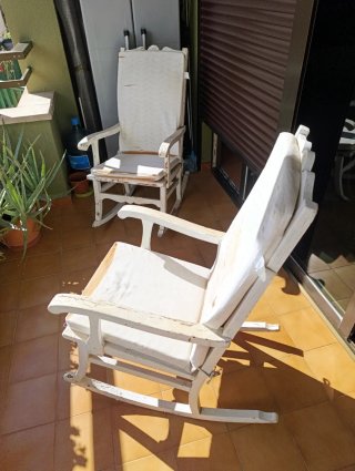 Sillas balancín vintage madera y tela