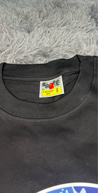 Camiseta BAPE Negra con Mono Azul