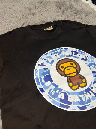Camiseta BAPE Negra con Mono Azul