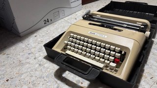 Máquina de escribir Olivetti Lettera 35