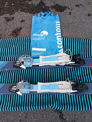 Esquís 140cm con Pieles y Adaptador Travesía