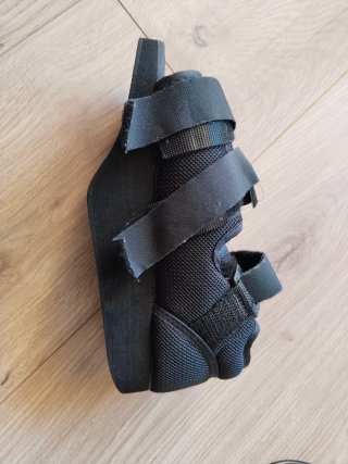 Zapato ortopédico negro