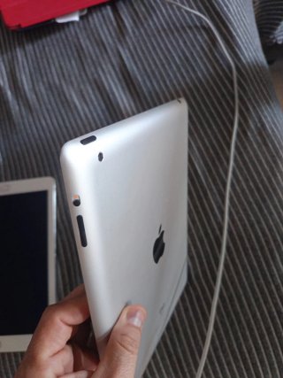 Tablet Apple iPad bianche e nere per pezzi