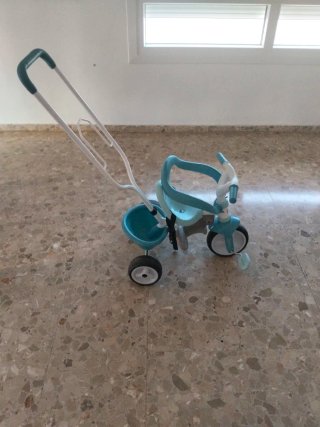 Triciclo para bebé con manillar