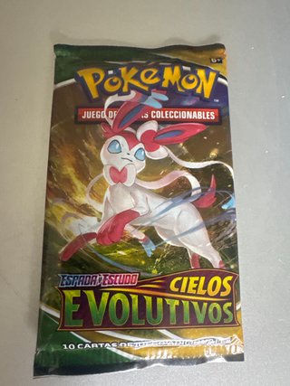 Sobre Pokémon Cielos Evolutivos Sylveon Español