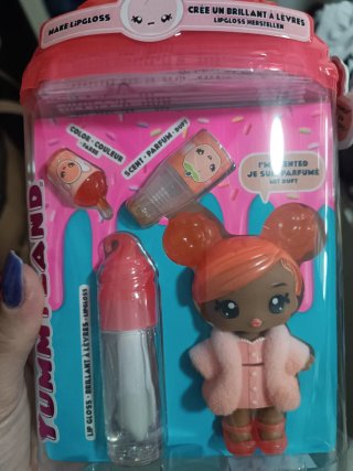 Muñeca Yummiland para hacer lip gloss