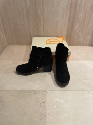 Botines Debra Lafont Negros con Hebillas