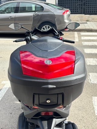 Baúl Yamaha XMAX 125/300/400 + Soporte Original