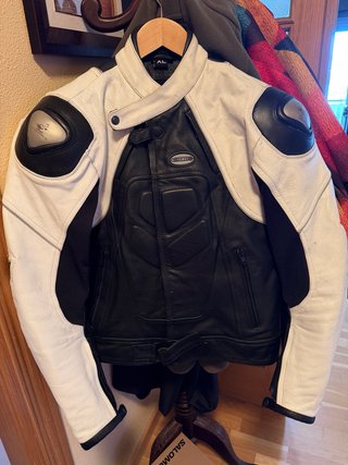 Chaqueta de cuero deportiva Goya Moto. Sin uso