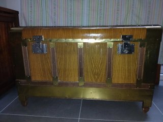 Baule decorativo in legno e metallo vintage