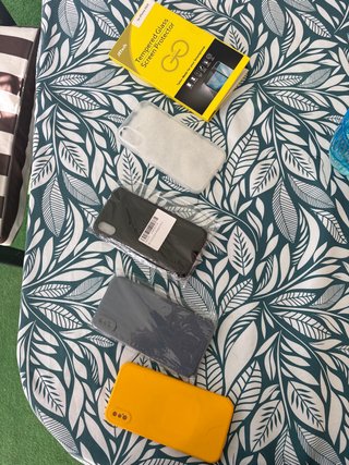 Cover e vetri protettivi per iPhone X/XS