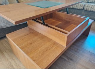 Mesa de centro elevable de madera