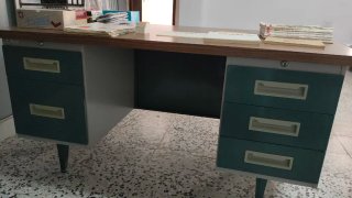 Tavolo da ufficio vintage in metallo e legno