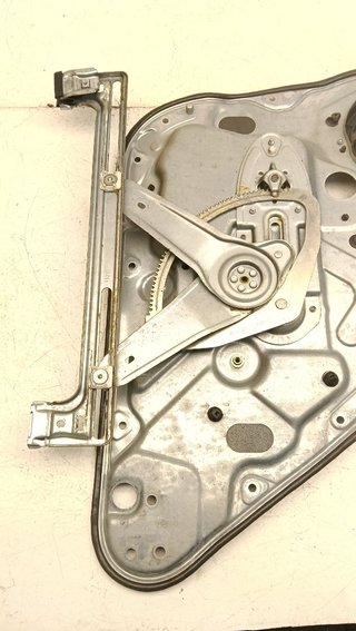 Elevalunas trasero derecho Ford Focus Berlina