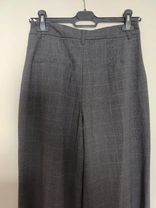Pantalón de vestir Zara gris talla 34 vale para 36