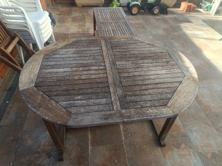 Mesa de jardín de madera