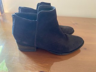 Botines hecho a mano . Made in espana
