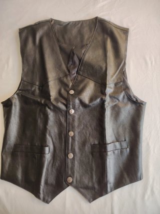 Chaleco de polipiel negro estilo motero