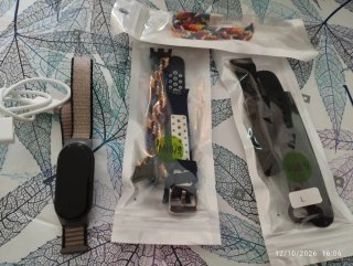 Xiaomi Mi Band 8 con correas adicionales