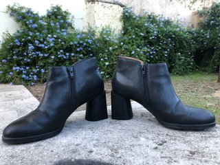 Botines Camper Negros Tacón