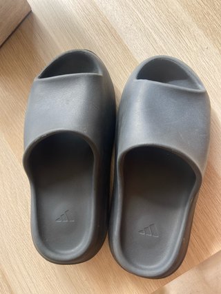 Yeezy Slides Adidas