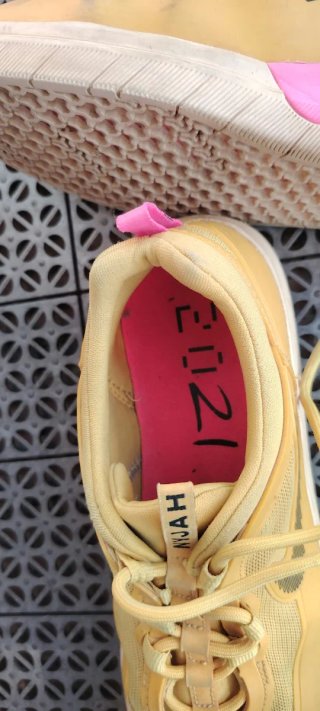 Zapatillas Nike Mujer Amarillas y Rosas