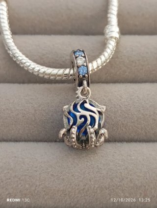 Charm pulpo azul
