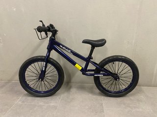 Bicicleta sin pedales azul