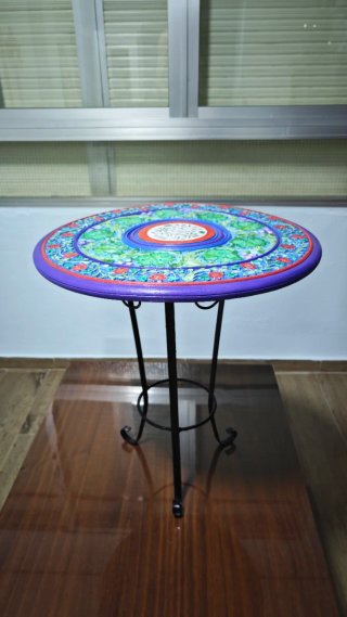 Mesa Auxiliar con Diseño de Mandala