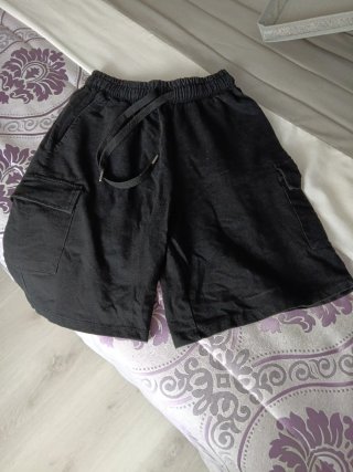 Pantalón corto tipo chándal negro