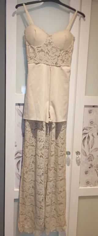 Mono largo encaje beige