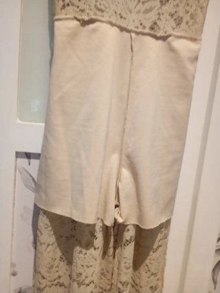 Mono largo encaje beige