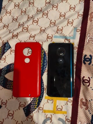Móvil Motorola Negro con Funda Roja