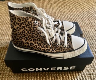 NUEVAS Converse Animal Print Hi Top Sneakers