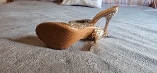 Sandalias de fiesta doradas y plateadas