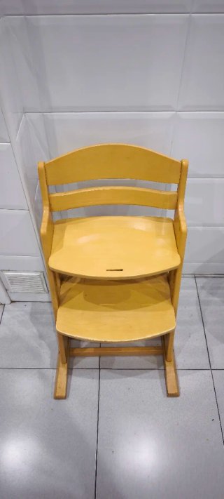 Trona infantil de madera