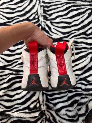 Jordan Two Trey Blancas Rojas